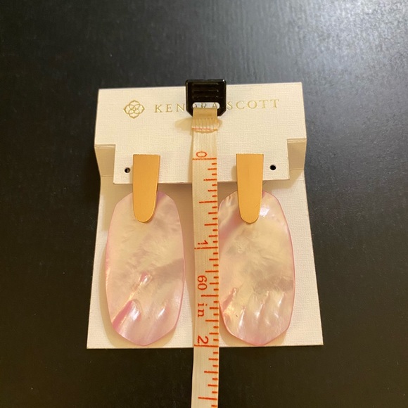 Kendra Scott Aragon Blush Mother of Pearl Earrings - Picture 4 of 4